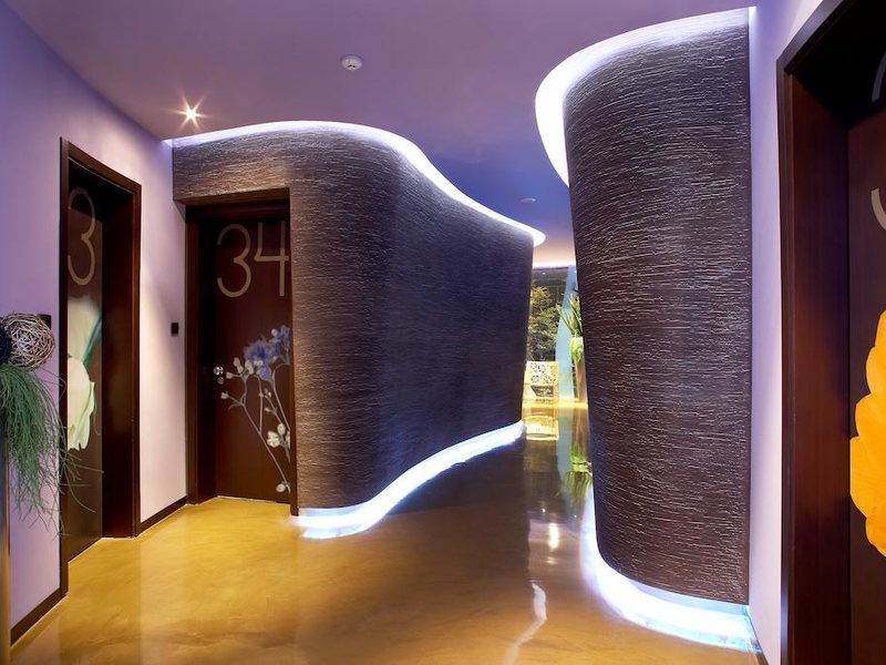 Les Fleurs Boutique Hotel 210913