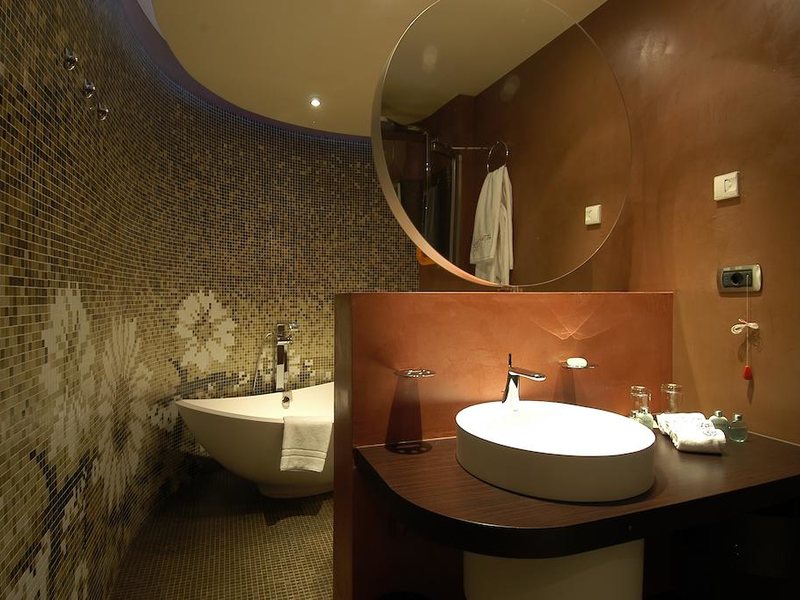 Les Fleurs Boutique Hotel 210917