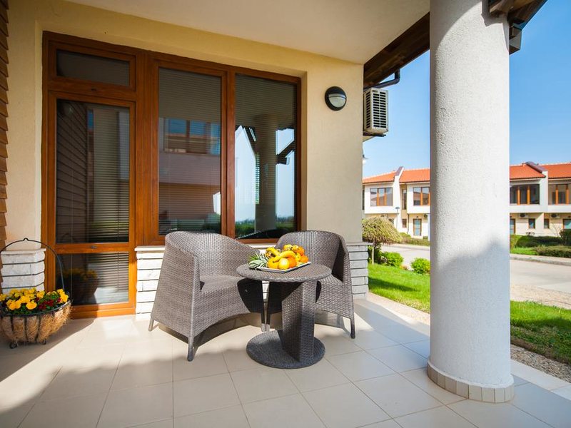 Lighthouse Apartments & Villas 311611