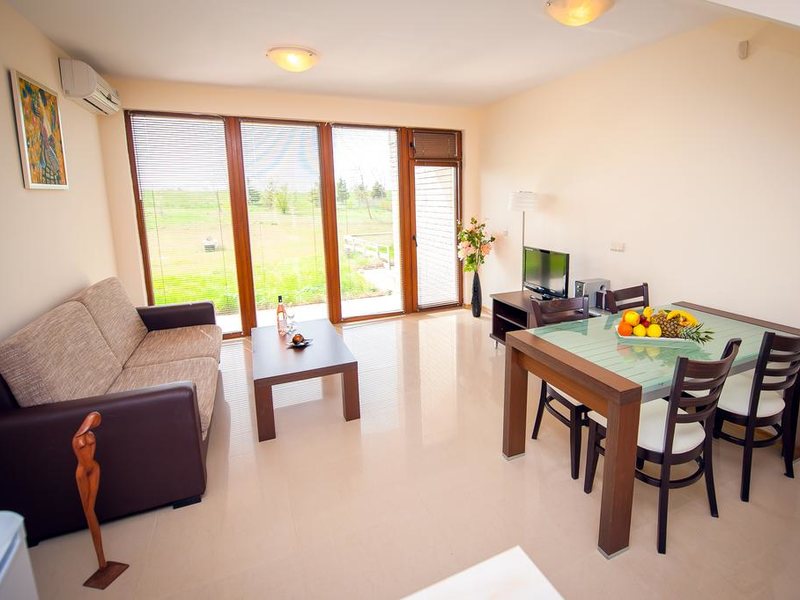 Lighthouse Apartments & Villas 311613