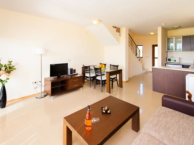 Lighthouse Apartments & Villas 311615