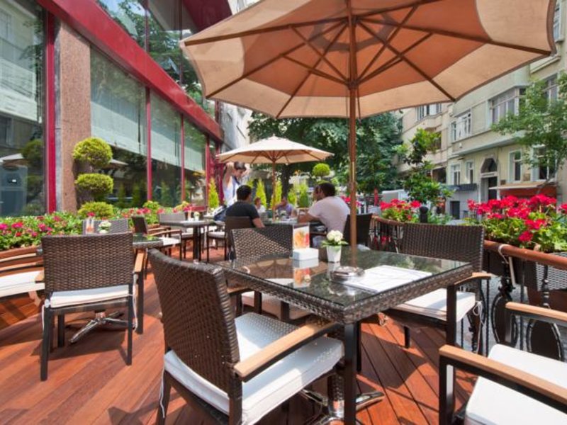 Lion Hotel 94168