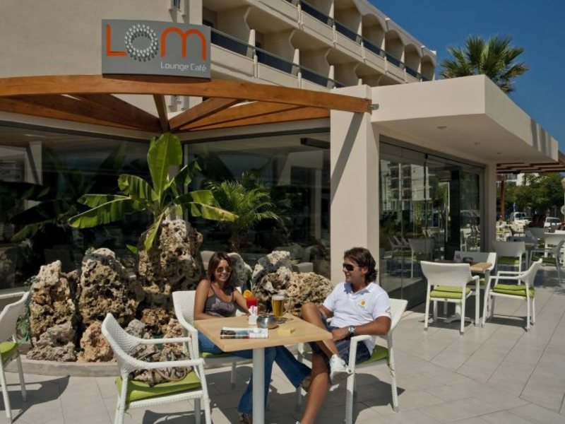 Lomeniz Hotel 78012