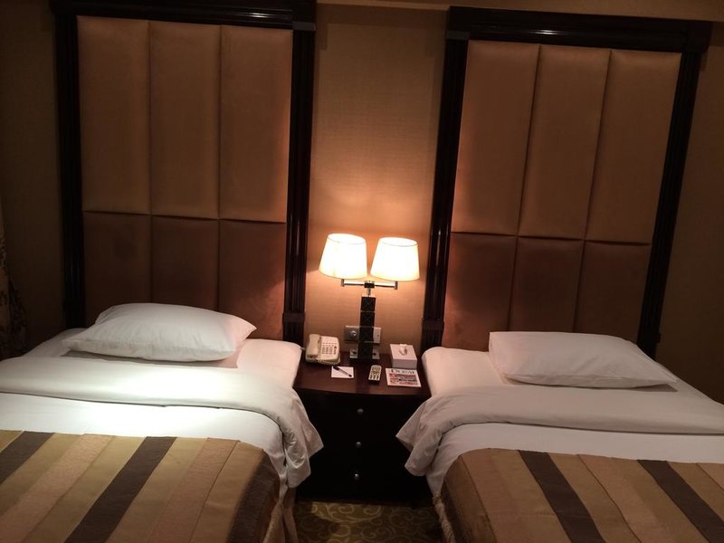 London Suites Hotel  181750