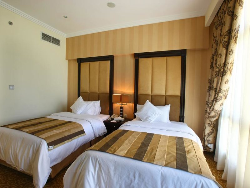 London Suites Hotel  181756