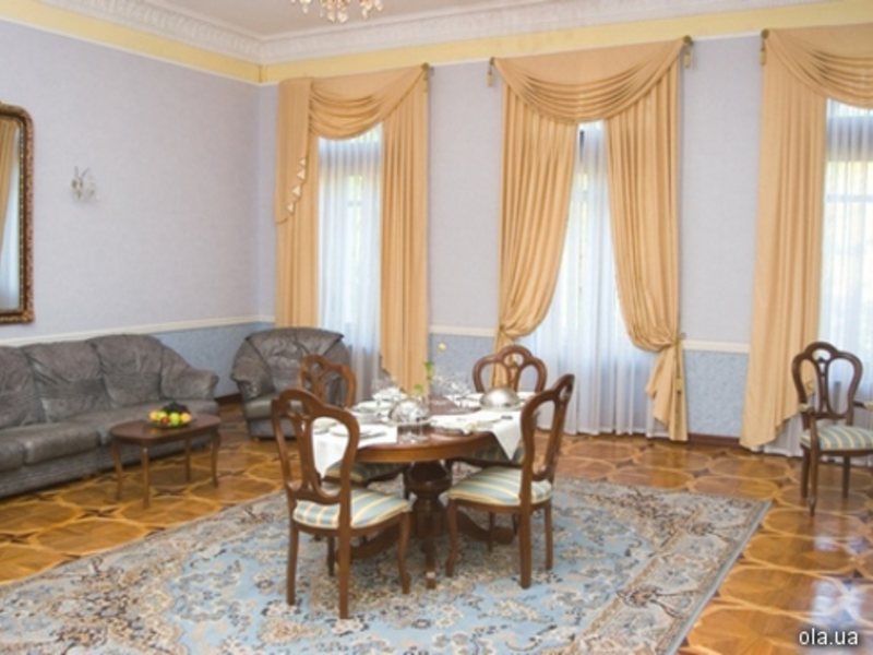 Londonskaya  Hotel 11900