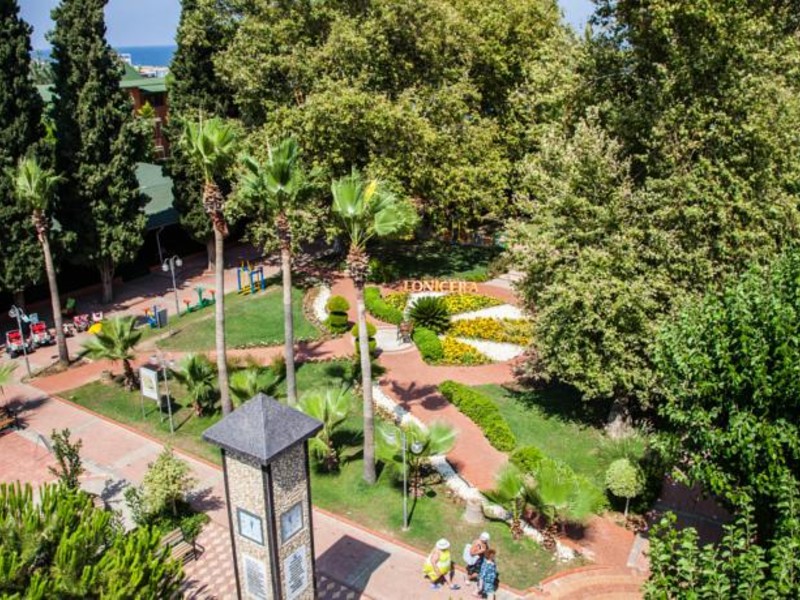 Lonicera World Hotel 94280