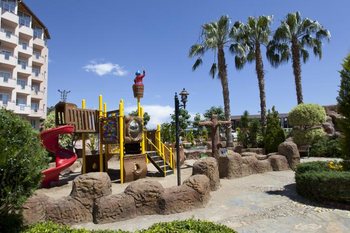 Lonicera World Hotel