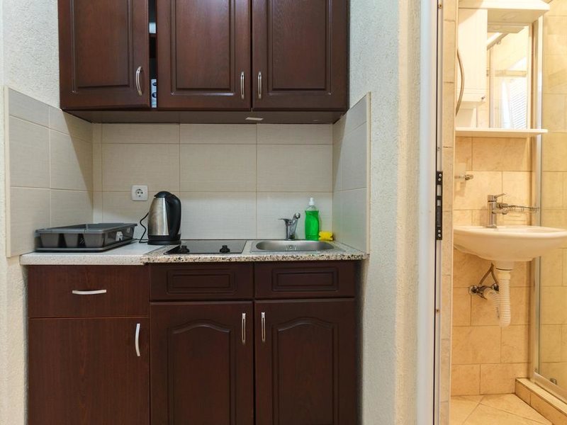 Lora Apartments 308241