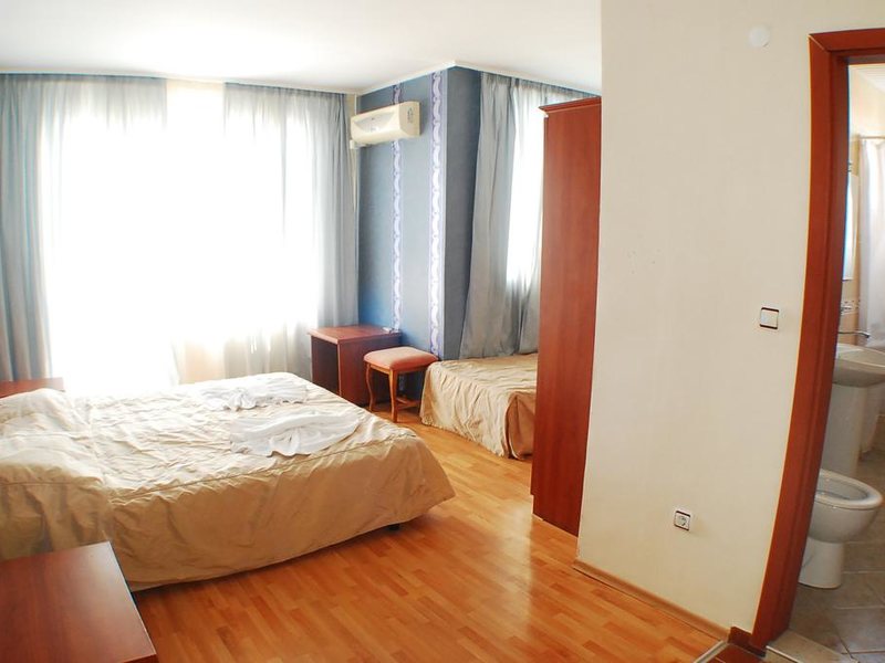 Lotos (Balchik)  166147