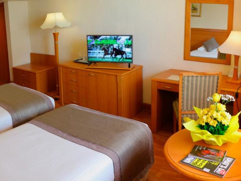 Lou Lou A Beach Resort 118022