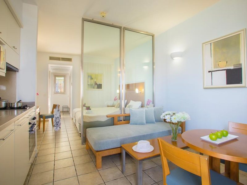 Louis Althea Beach 289664