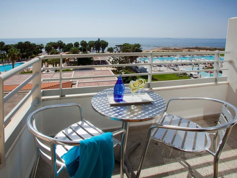 Louis Phaethon Beach 290195