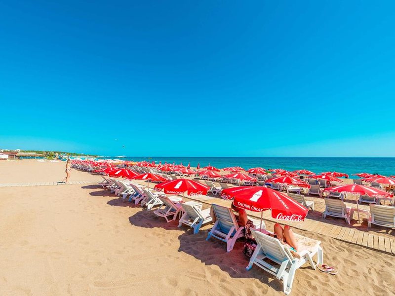 Lowe Hotel Side 277923