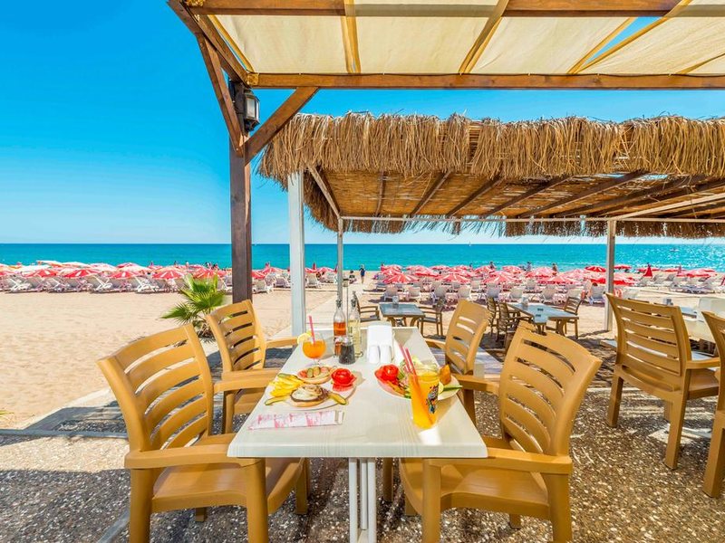 Lowe Hotel Side 277924