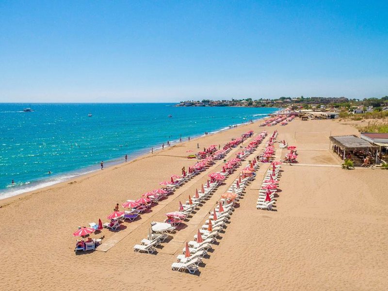 Lowe Hotel Side 277925