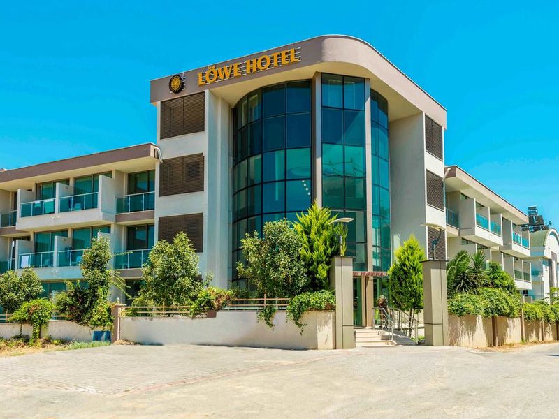 Lowe Hotel Side 277926