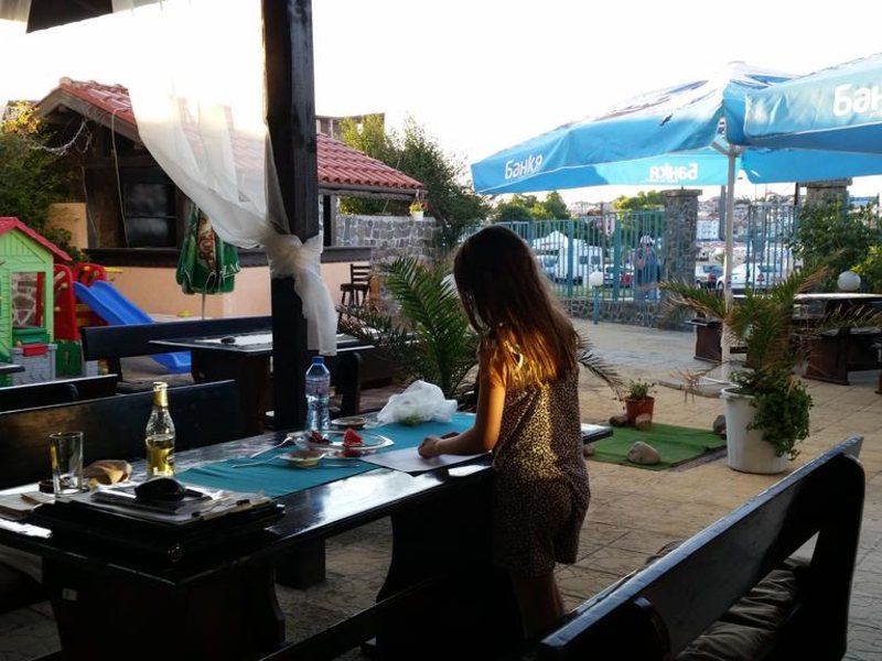 Lozite Family Hotel 166170