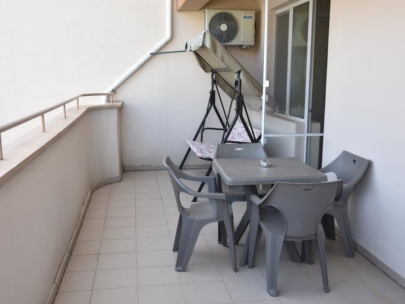 Lucky Family Aparthotel 311794