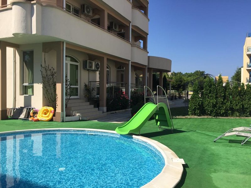 Lucky Family Aparthotel 311806