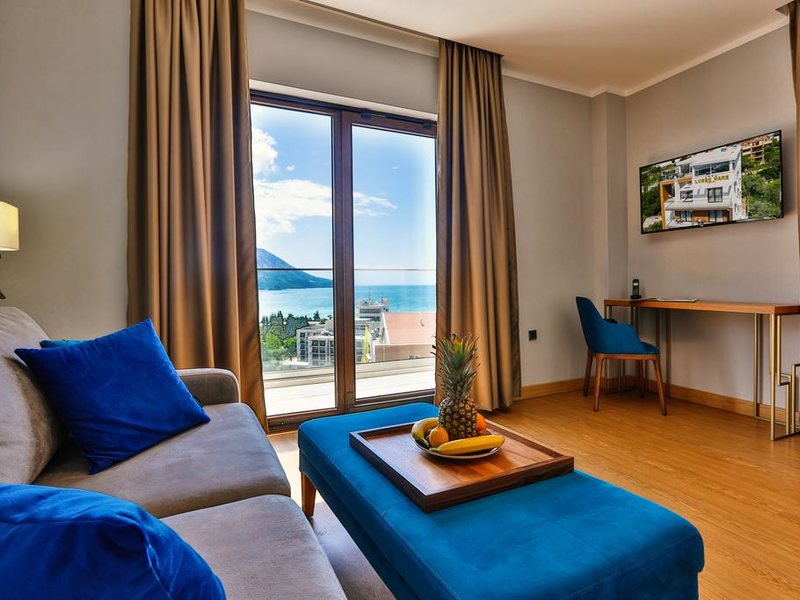 Lusso Mare Hotel 308259