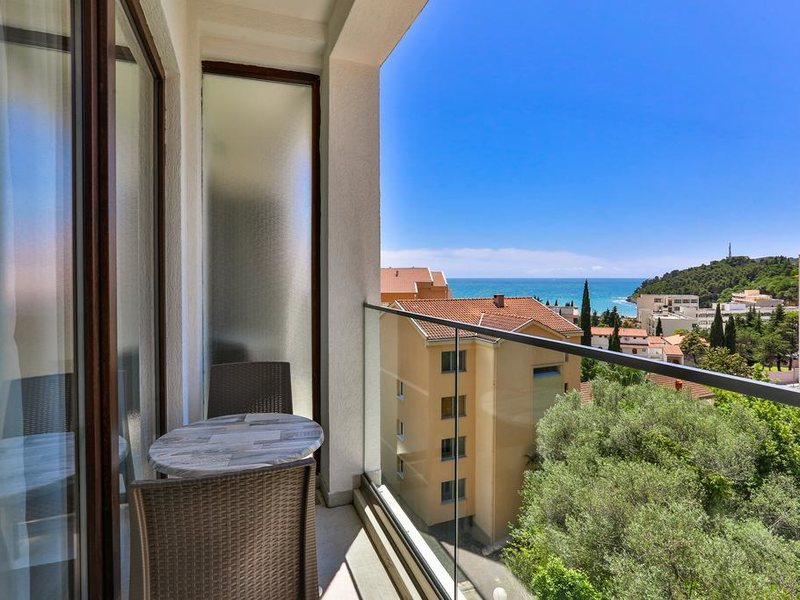 Lusso Mare Hotel 308269