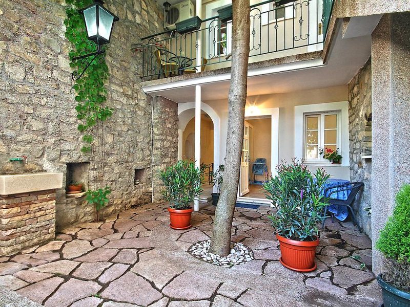 Lux M Apartments 307250