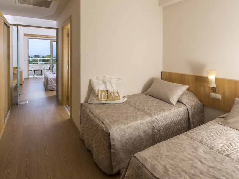 Lycus Beach Hotel 71489