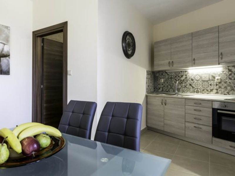 Lyristis Studios 78510