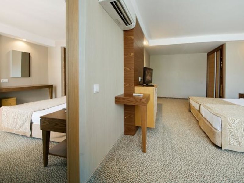 MC Beach Park Resort Hotel 59658