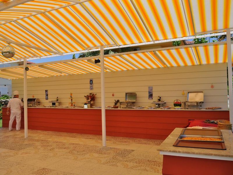 MG Moms Hotel 190491