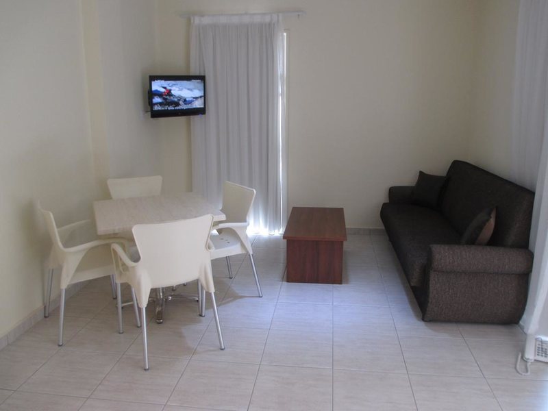 Mackenzie Beach Hotel & Apartments 161998