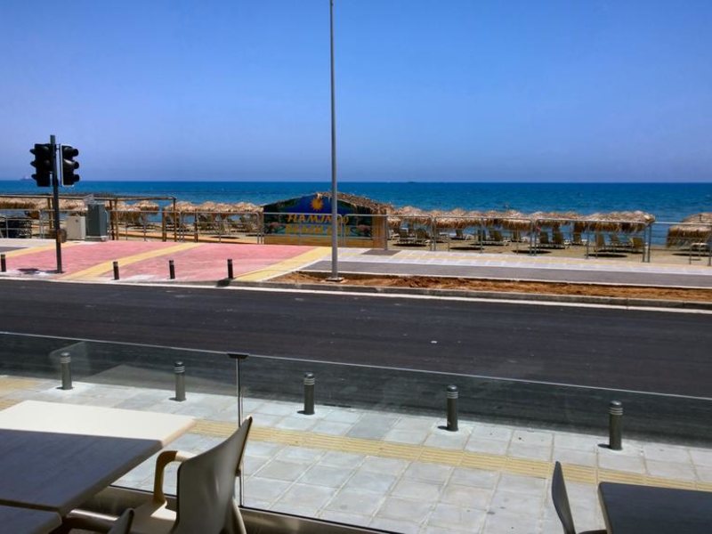 Mackenzie Beach Hotel & Apartments 162003