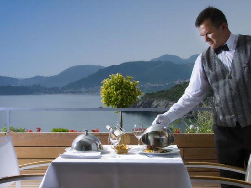 Maestral Resort & Casino  75178