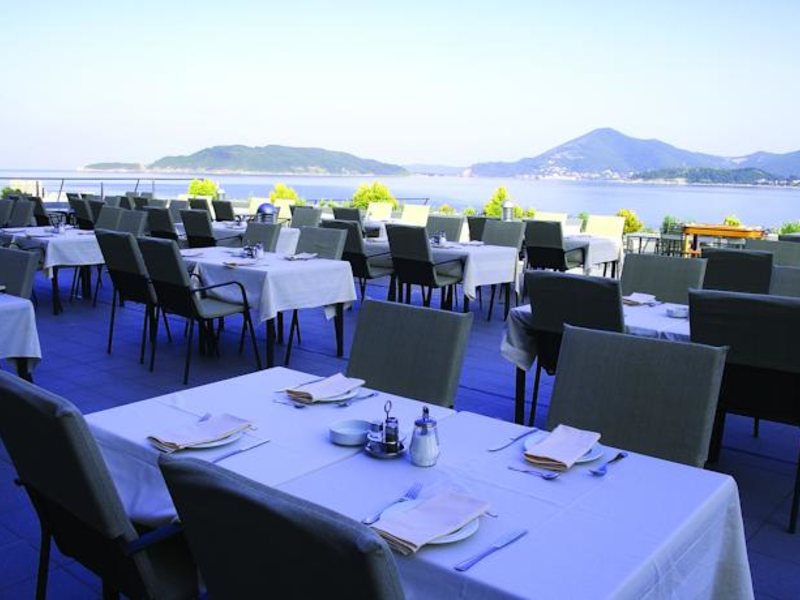 Maestral Resort & Casino  75179