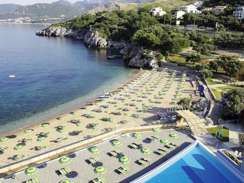 Maestral Resort & Casino  75181