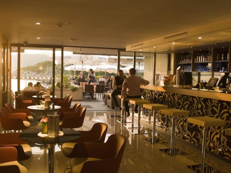 Maestral Resort & Casino  75183