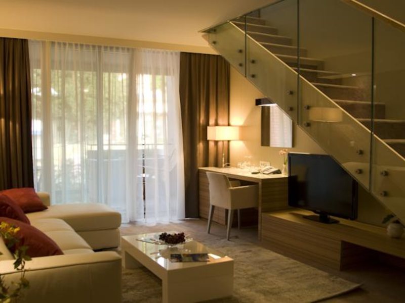 Maestral Resort & Casino  75186