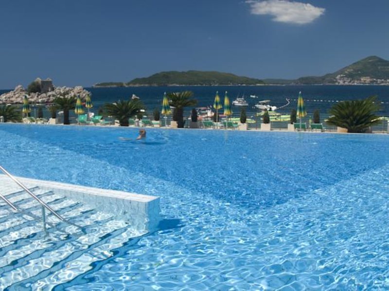 Maestral Resort & Casino  75195