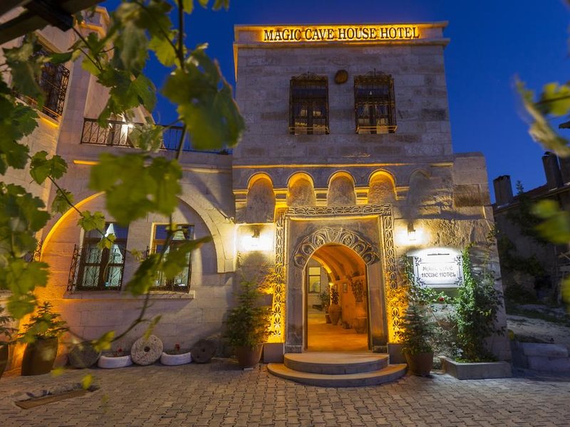 Magic Cave House 304560