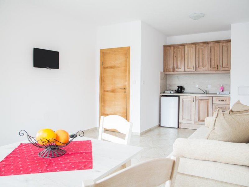 Magnolia Garden 166240