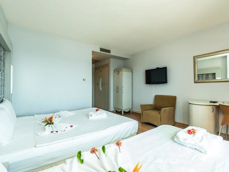 Maira Beach Hotel 303549