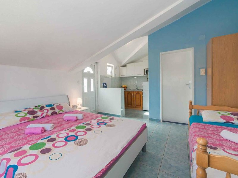 Maki Apartments 308321