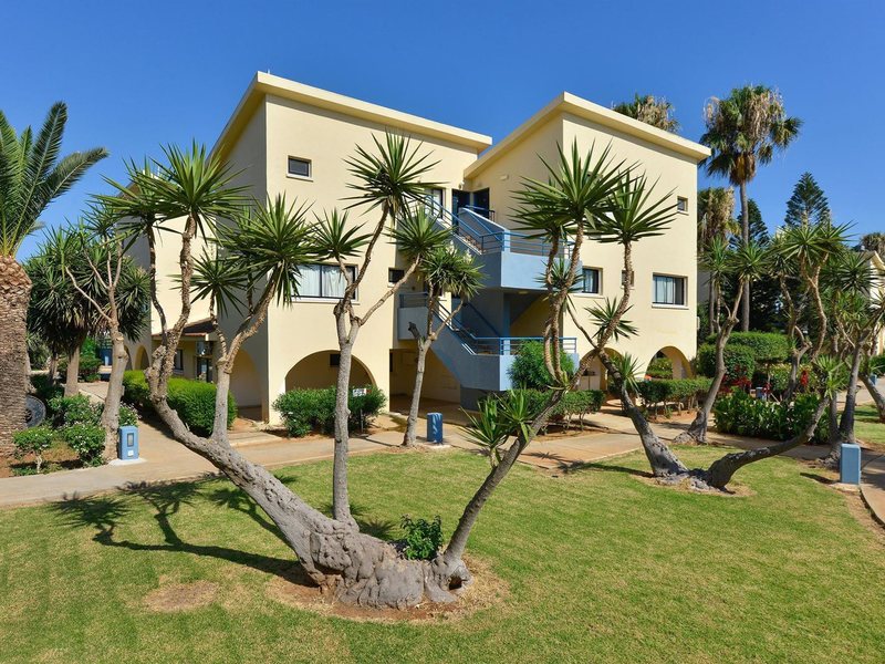 Makronissos Village Club 289810