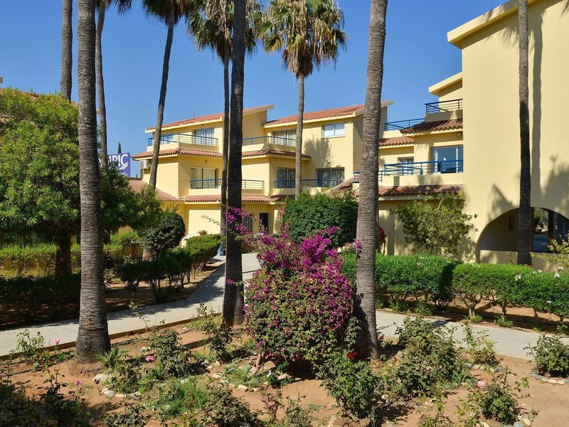 Makronissos Village Club 289811