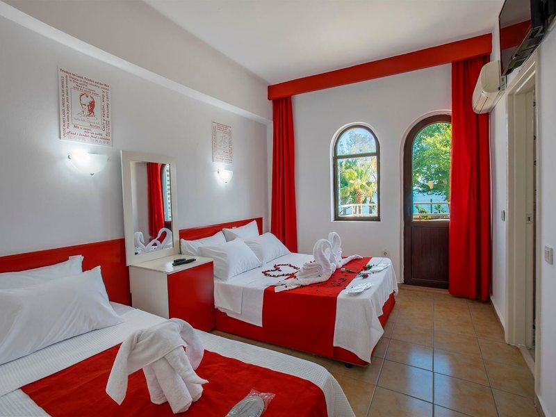 Maldives Beach Hotel  301825