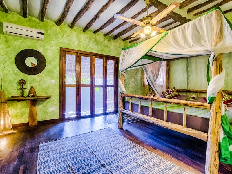 Mamamapambo Boutique Hotel  200602