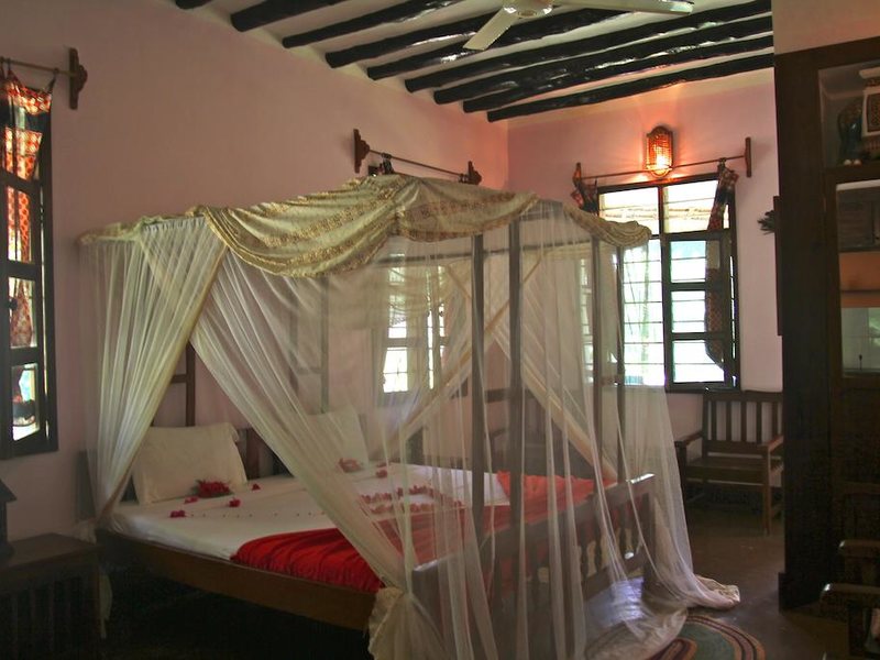 Mangrove Lodge 200626