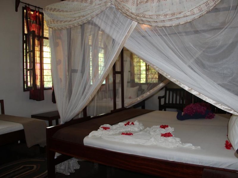 Mangrove Lodge 200628