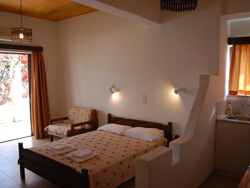 Manos Apartments 286749